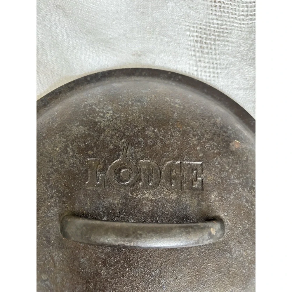 Lodge 10-1/2 USA Cast Iron #8IC Lid‎ Only